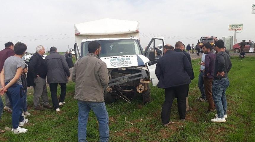 Hasta Ziyaretine Giderken Kaza Yaptılar: 1 &Ouml;l&uuml;, 8 Yaralı