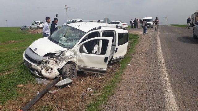 Hasta Ziyaretine Giderken Kaza Yaptılar: 1 Ölü, 8 Yaralı