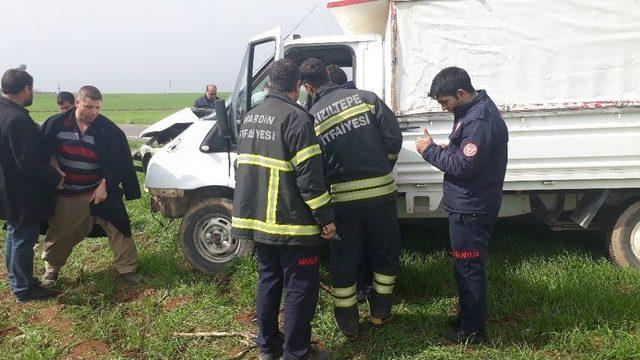 Hasta Ziyaretine Giderken Kaza Yaptılar: 1 Ölü, 8 Yaralı