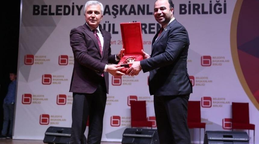 En Beğenilen Belediye Başkanı &Ouml;d&uuml;l&uuml; Nihat &Ccedil;ift&ccedil;i&rsquo;nin