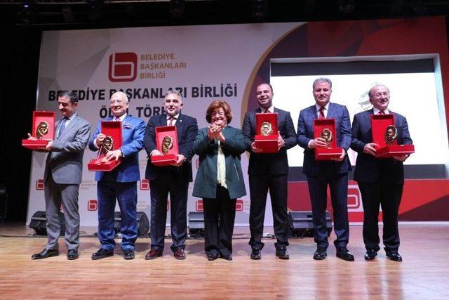 En Beğenilen Belediye Başkanı Ödülü Nihat Çiftçi’nin