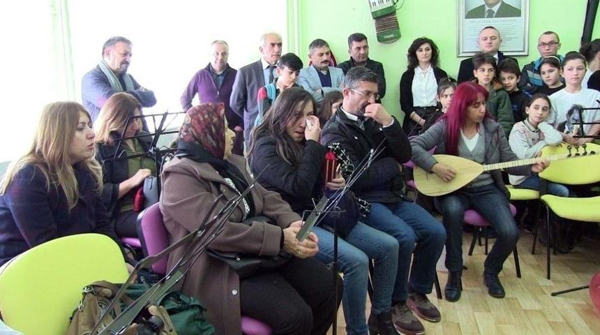 Vefat Eden &Ouml;ğretmenin Adına M&uuml;zik Sınıfı A&ccedil;ıldı