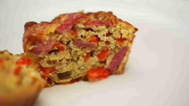 Cupcake Kalıbında Sosisli Omlet