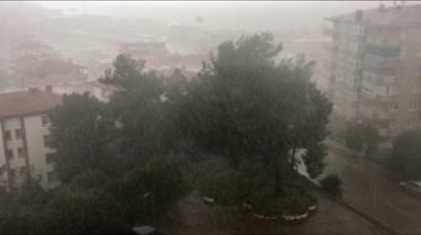 Mudanya’da Şiddetli Yağmur Ve Dolu Etkili Oldu