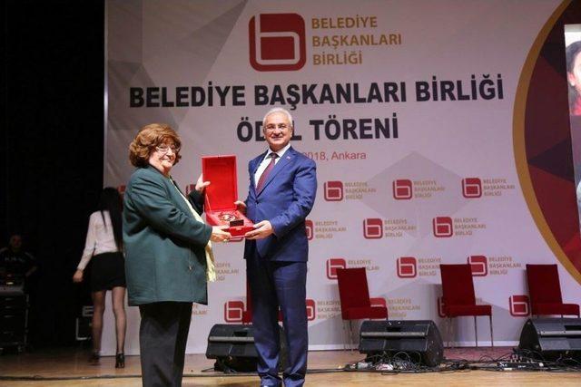 Belediye Başkanları Birliğinden Başkan Başsoy’a 3 Ödül