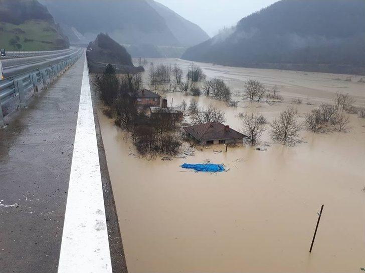 Bartın’da Baraj Tahliye Kapakları Açıldı G3