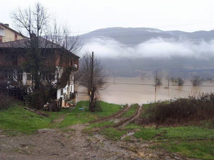 Bartın’da Baraj Tahliye Kapakları Açıldı G4