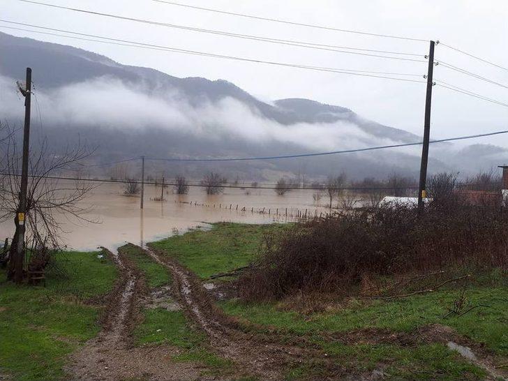 Bartın’da Baraj Tahliye Kapakları Açıldı G5