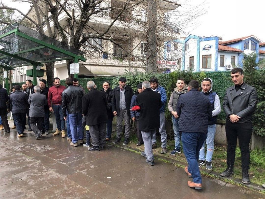 Yatağında &Ouml;l&uuml; Bulunan 25 Yaşındaki İki &Ccedil;ocuk Annesi Son Yolculuğuna Uğurlandı