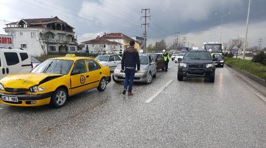Düzce’de Zincirleme Trafik Kazası Meydana Geldi
