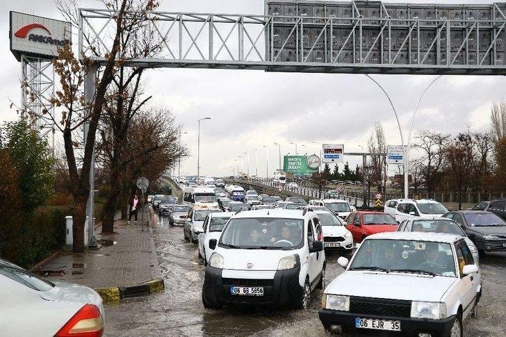 Başkent Mevlana Bulvarı’nda Ankamall Trafiği Vatandaşları Bıktırdı G3