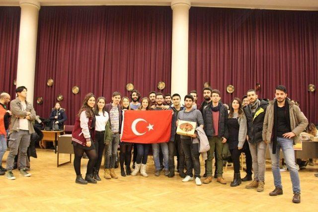Üniversite Öğrencileri Litvanya’da Türk Mutfağını Tanıttı
