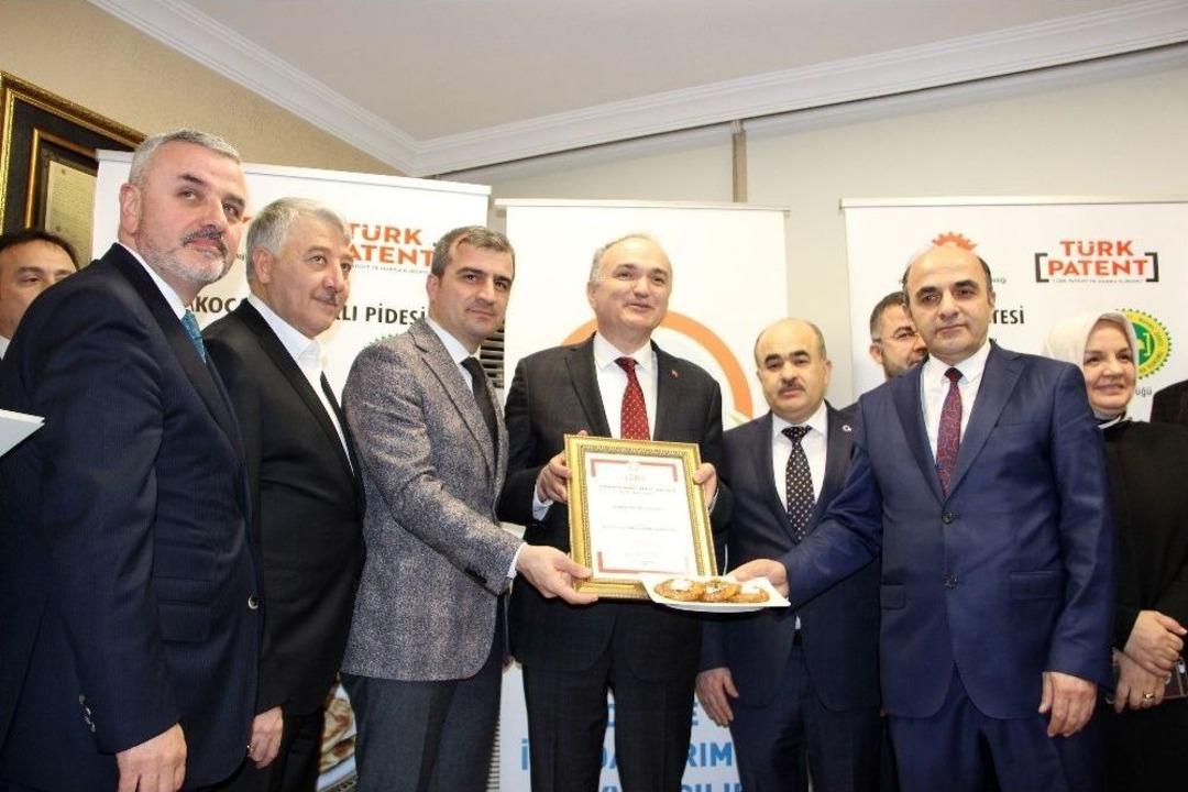 Bakan &Ouml;zl&uuml;, D&uuml;zce&rsquo;de 4 &Uuml;r&uuml;n&uuml;ne Patent Verdi