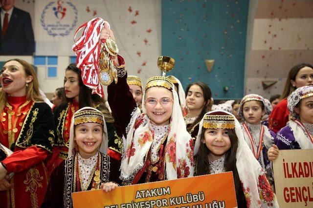 Halk Oyunlarında &lsquo;atakum&rsquo; Farkı 1