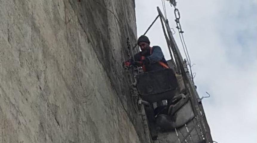 Halatı Kopan İskelede Mahsur Kaldı