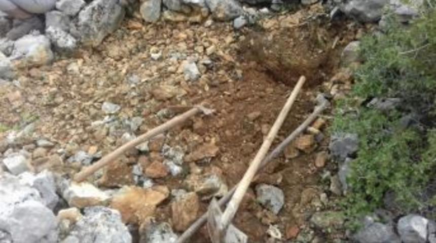 Ka&ccedil;ak Kazı Yapan Şahıslar Yakalandı