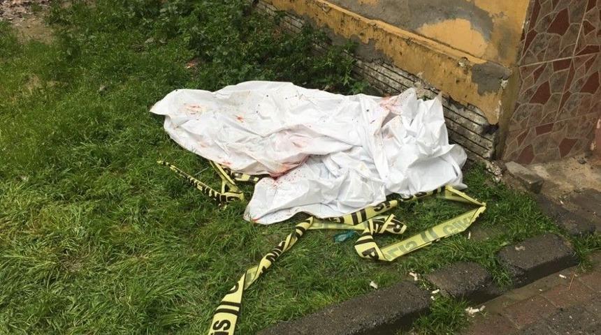 Bağcılar&rsquo;da Karı Koca Kavgası Kanlı Bitti: 2 &Ouml;l&uuml;