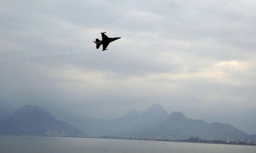 Solot&uuml;rk, Antalyalıları Coşturdu