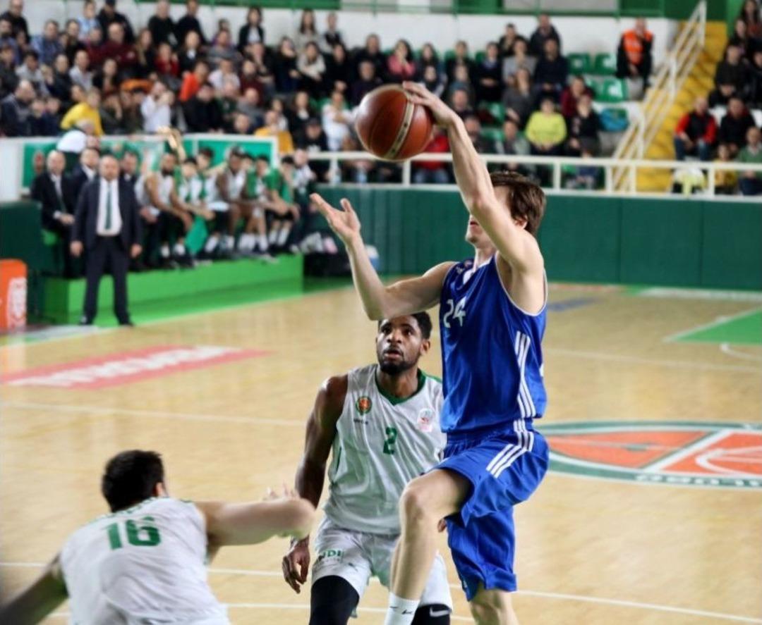 Tahincioğlu Basketbol S&uuml;per Ligi: Yeşilgiresun Belediyespor: 90 - İstanbul B&uuml;y&uuml;kşehir Belediyespor: 81