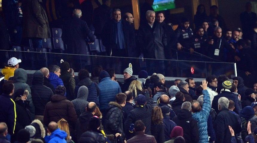 Kadık&ouml;y&rsquo;de &lsquo;ali Ko&ccedil; Başkan, Fenerbah&ccedil;e Şampiyon&rsquo; Sesleri