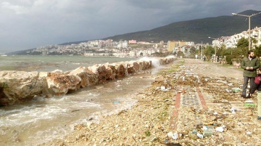 Gemlik&rsquo;te Sahil &Ccedil;&ouml;ple Doldu