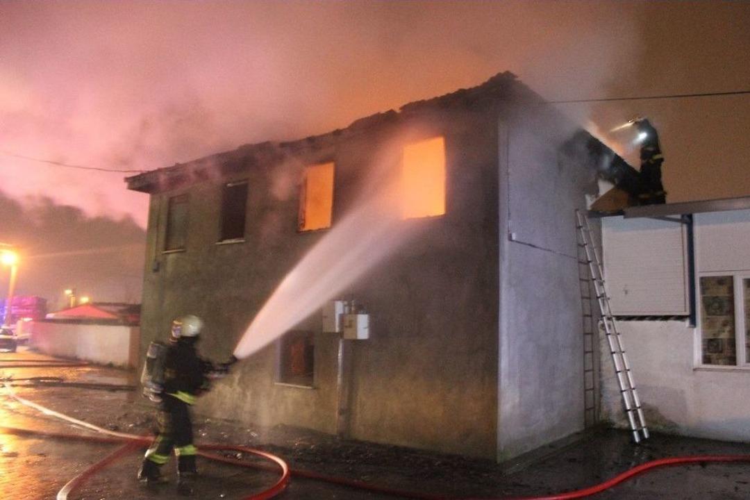 Alkoll&uuml; Gen&ccedil; Tartıştığı Annesinin Evini Yaktı