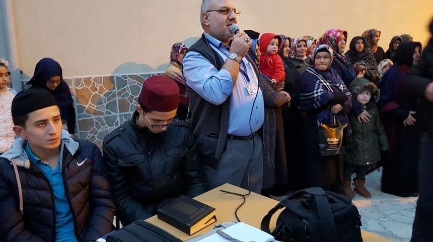 Umre Yolcuları Dualarla Uğurlandı