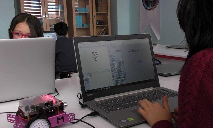 Ardahan’da Çocuklara "robotik Kodlama" Eğitimi G1