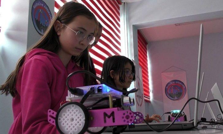 Ardahan’da Çocuklara "robotik Kodlama" Eğitimi G3