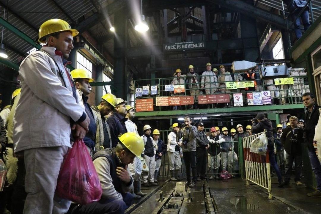 Grizuda &Ouml;len 263 Madenci Dualarla Anıldı