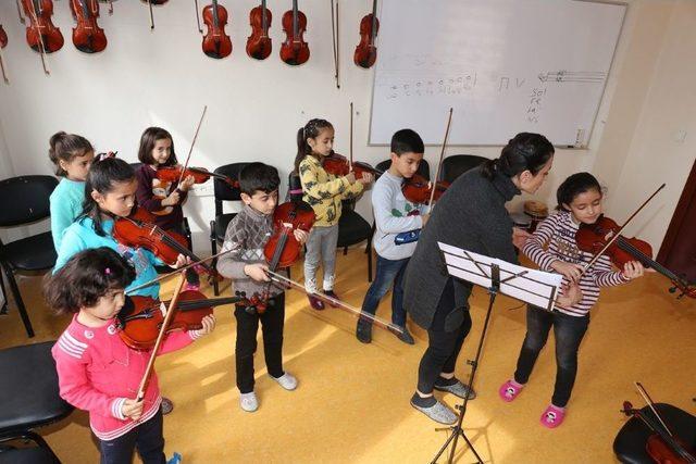 Uluğ Bey Çocuk Akademisi Yeni Yüzüyle Öğrencileri Ağırlıyor