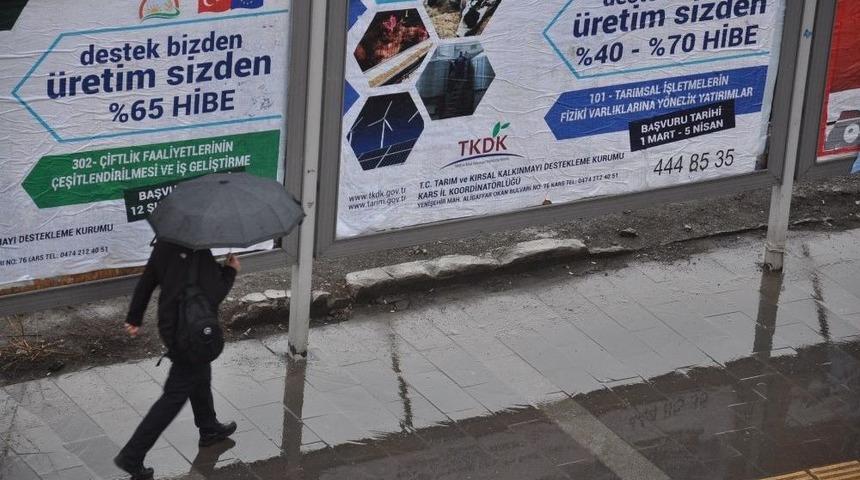 Kars&rsquo;ta Y&uuml;ksek Kesimlere Kar, Kent Merkezine Yağmur Yağdı