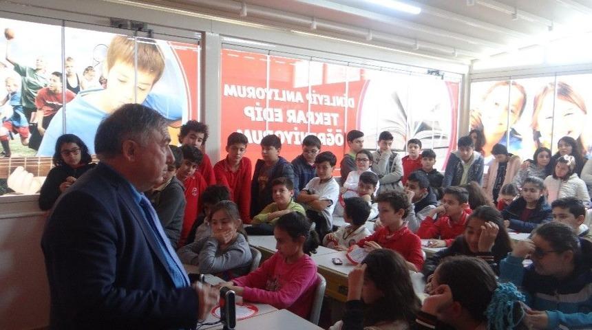 Minik &Ccedil;ocuklara &Ccedil;ocuk Hakları Eğitimi