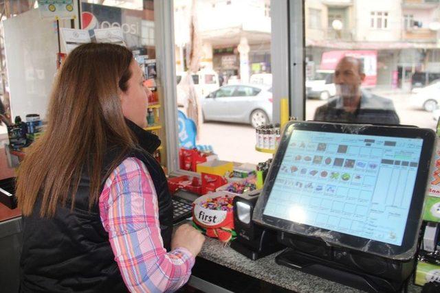 Elazığ’da Bakkal Teyzeler İş Başında