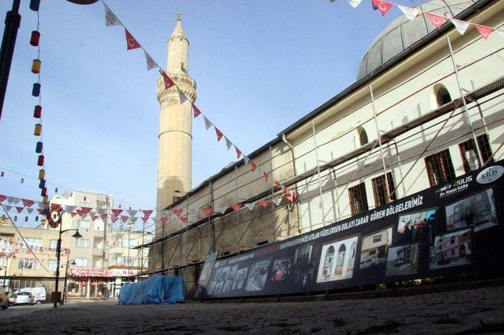 Roketin İsabet Ettiği Çalık Camii’de Restorasyon Başladı G1