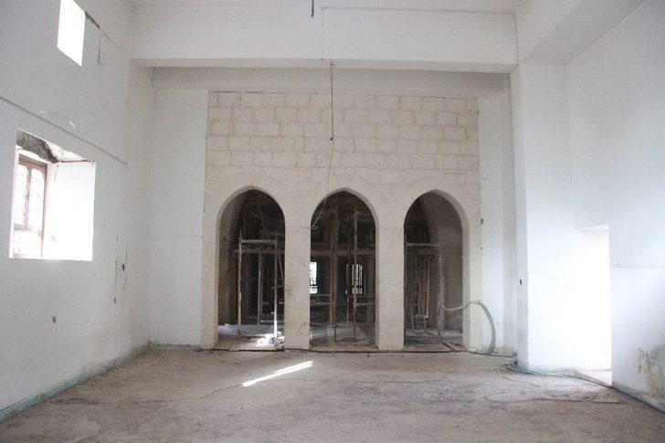 Roketin İsabet Ettiği Çalık Camii’de Restorasyon Başladı G3