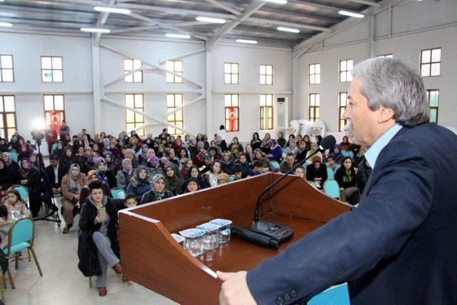 Eğitimci-yazar Alişan Kapaklıkaya Osmanelili Kadınlarla Buluştu