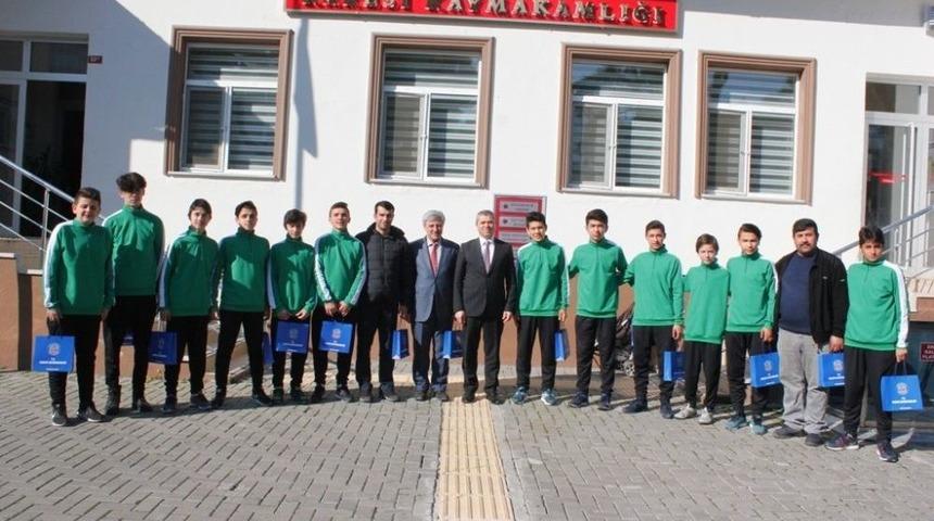 Şampiyon &Ouml;ğrencilerden Kaymakam Demir&rsquo;e Ziyaret