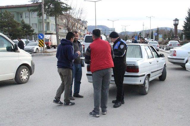 Beyşehir’de Kemer Takmayan Ve Cep Telefonuyla Konuşan Sürücülere Ceza