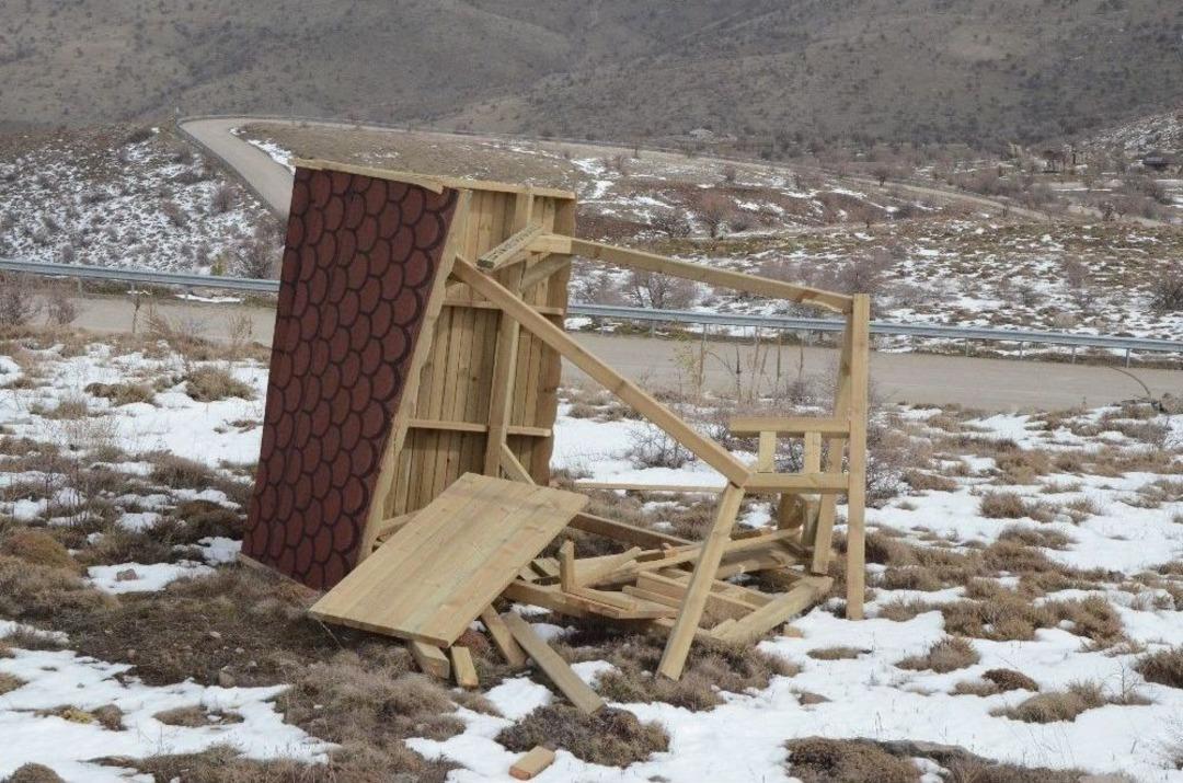 Kocatepe&rsquo;ye Konulan Kamelyalar Bu Hale Geldi