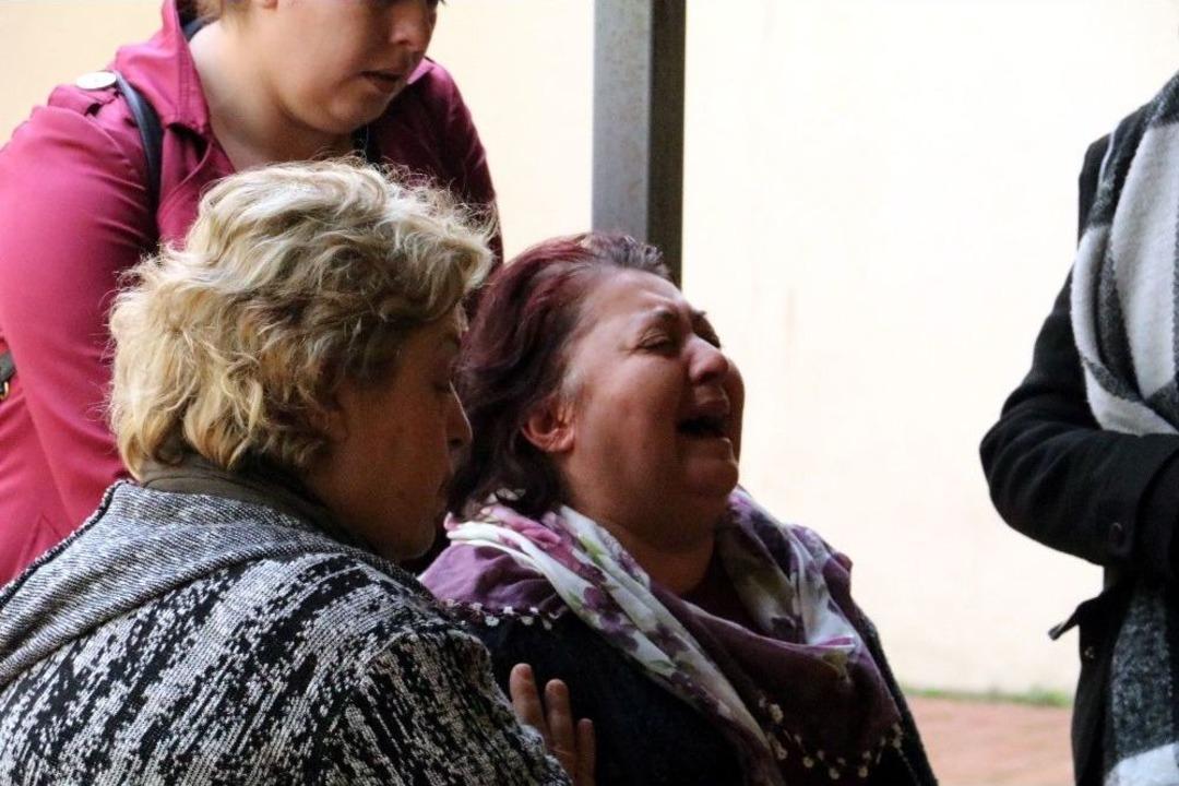 Ormanda Cesedi Bulunan Gen&ccedil; Kadının Cenazesini Almaya Gelen Yakınları Sinir Krizi Ge&ccedil;irdi