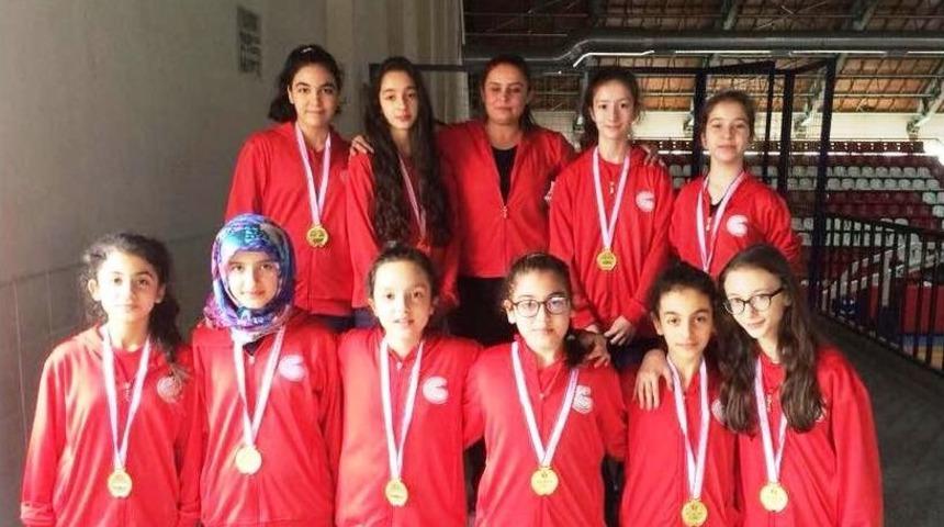 Gazipaşa Ortaokulu Yarı Finalde