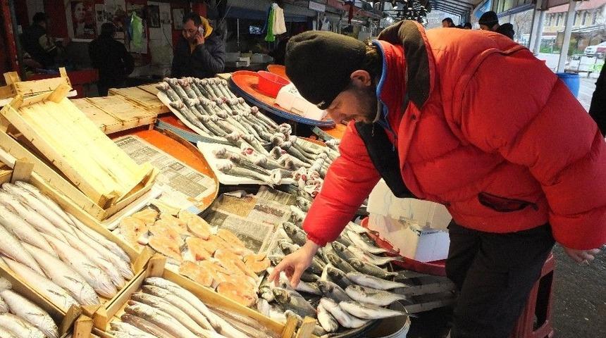 Yerli Hamsi Tezgaha Pahalı D&uuml;şt&uuml;
