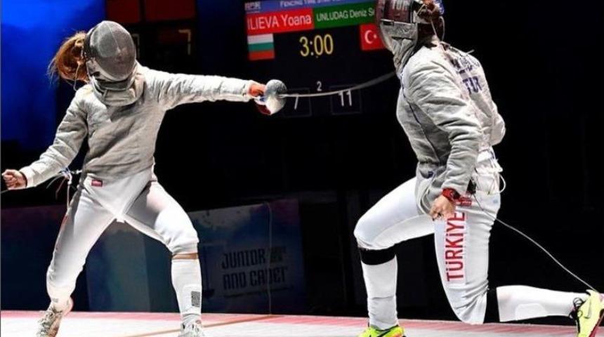 İzmir&rsquo;den T&uuml;rk Eskrimine Tarihi Başarı