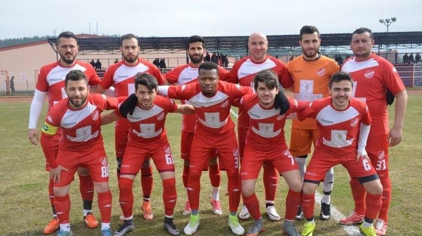 Bilecikspor, Pazaryeri Deplasmanında Şampiyonluk Yolunda B&uuml;y&uuml;k Yara Aldı