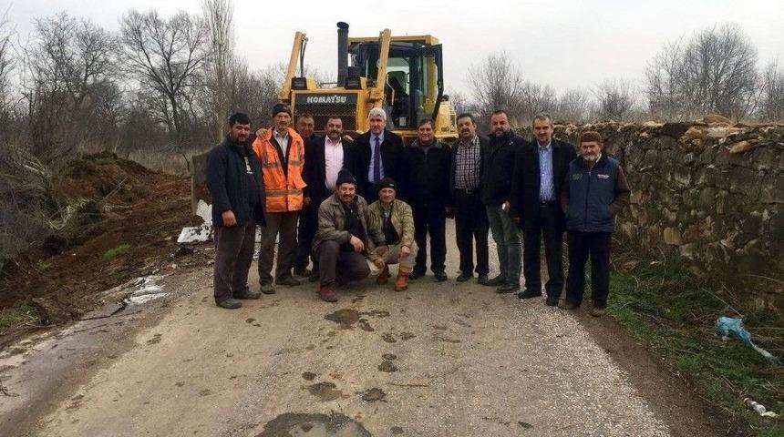 Demirci&ouml;ren-derek&ouml;y Yolunun Yapımına Başlandı