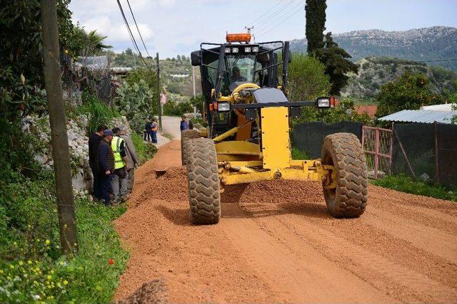 Heyelan Olan Yola Alternatif Yol Açılıyor