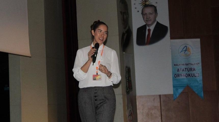 &ldquo;bir Fidandır &Ccedil;ocuk&rdquo; Semineri D&uuml;zenlendi