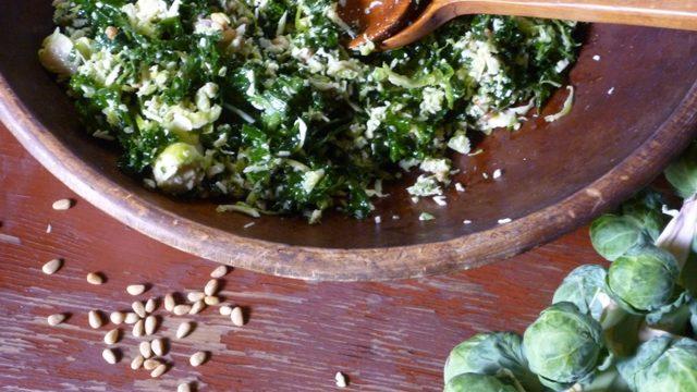 Karalahana ve Brüksel lahanası Salatası