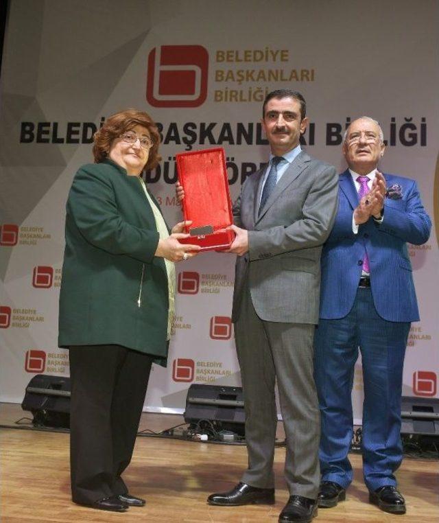 Başkan Tuna, En Beğenilen Belediye Başkanı